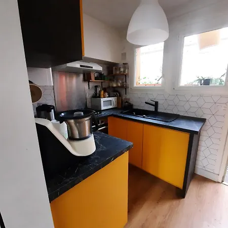 Charmante Maison De *